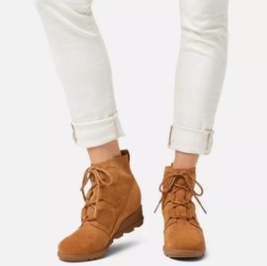 NWT Sorel Evie Women's Evie Lug Sole Lace Booties